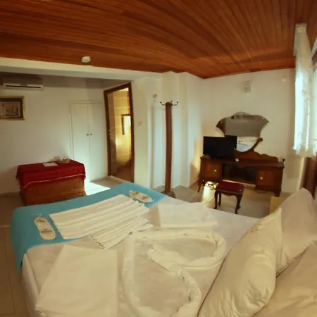 Alacati Antik Çeşme