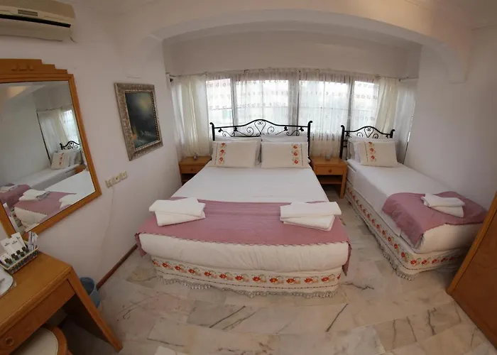 Alacati Antik Отель Кешме