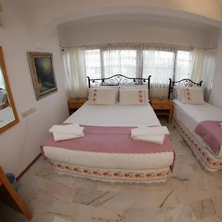 Alacati Antik Отель Кешме