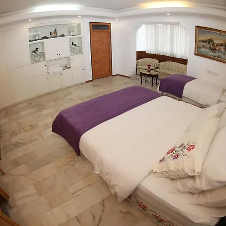 Alacati Antik Çeşme