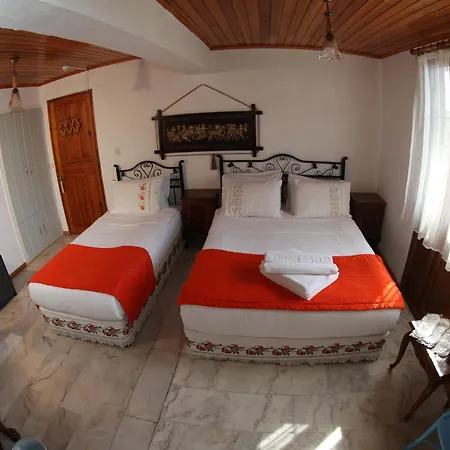 Otel Alacati Antik Çeşme